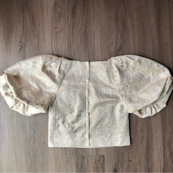 Express Metallic Jacquard Puff Sleeve Top Ivory Silver Size 2 Rococo Regency - Picture 3 of 9